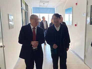 浦东新区管小军副区长一行10余人莅临尊龙凯时现场调研CRO市场及公司业态