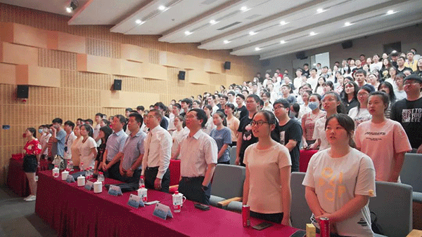 尊龙凯时新入职员工宣誓词